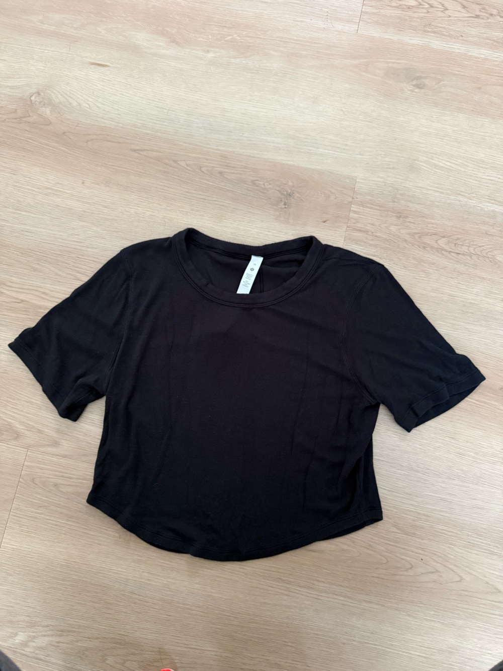 lululemon Black ribbed Short Sleeve Crop Top size 10